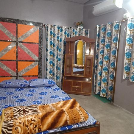 Hostel Relax Homestay Gaya Esterno foto